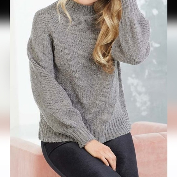 NWT Mudpie small gray mock neck bishop sleeves - Picture 7 of 13